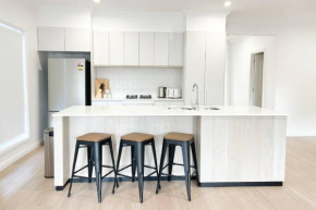 Spring Street Villa - Central Wagga Retreat